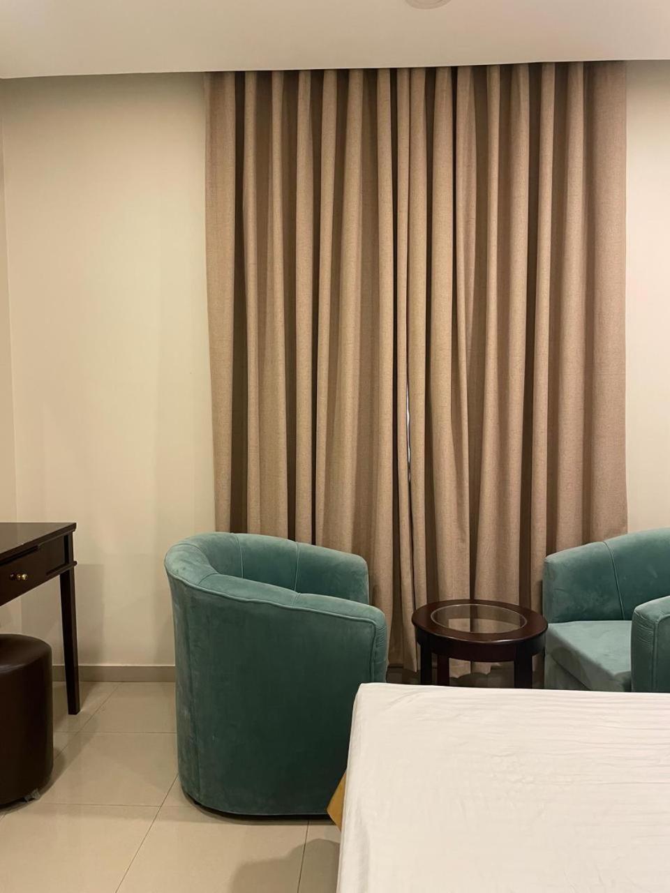 White Beach Hotel Suites Рабіґ Екстер'єр фото